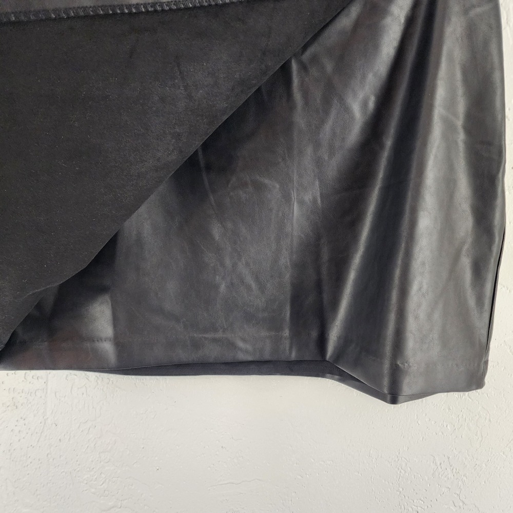 NWT Old Navy Black Faux Leather Wrap Mini Skirt Edgy Chic Womens Size M - Picture 2 of 5